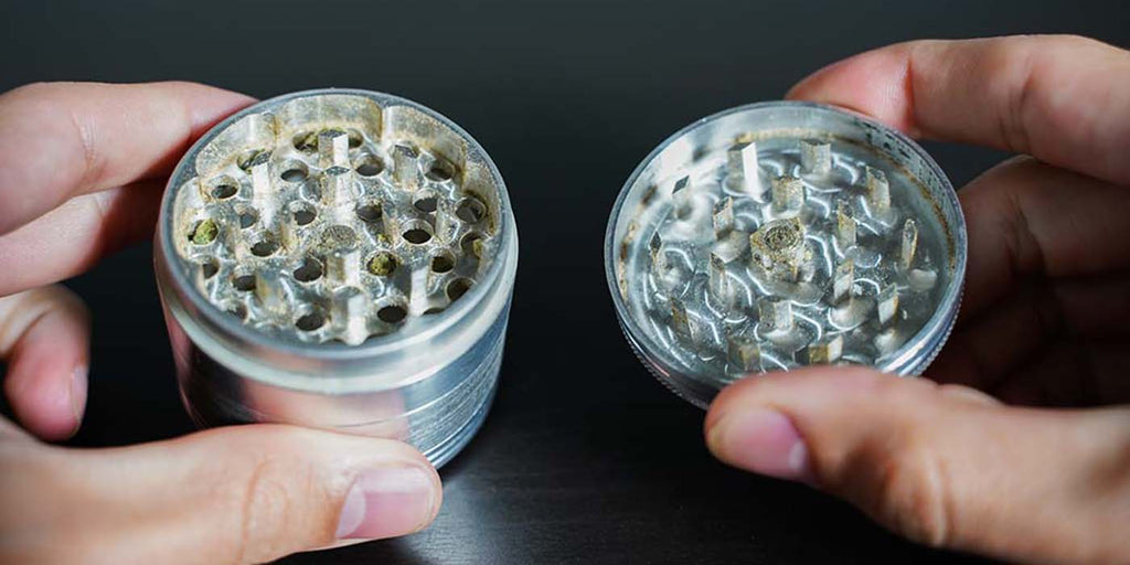 How to Use a Dry Herb Grinder: Guide for beginners - Planet Of The Vapes