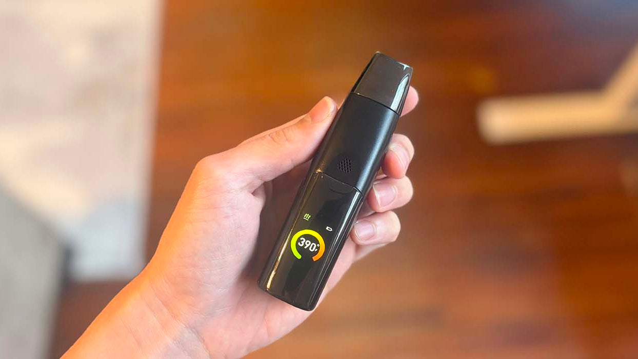 elite vapor vape and smoke photos G Pen II Vaporizer Review: G Pen's Best Yet? Geek Bar Pulse X egnition-oos-police Flavor:Pink & Blue (Meteor Edition)