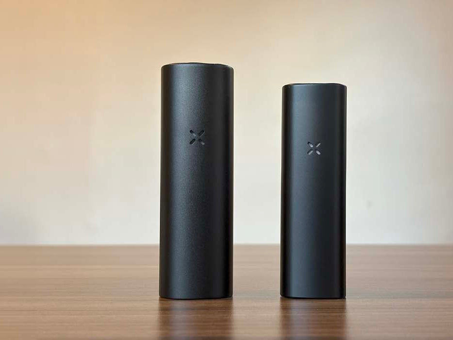 PAX Plus vs PAX Flow: Vaporizer Comparison and Buyer's Guide - Planet of the Vapes PAX Plus vs PAX Flow: Vaporizer Comparison and Buyer's Guide - Planet of the Vapes
